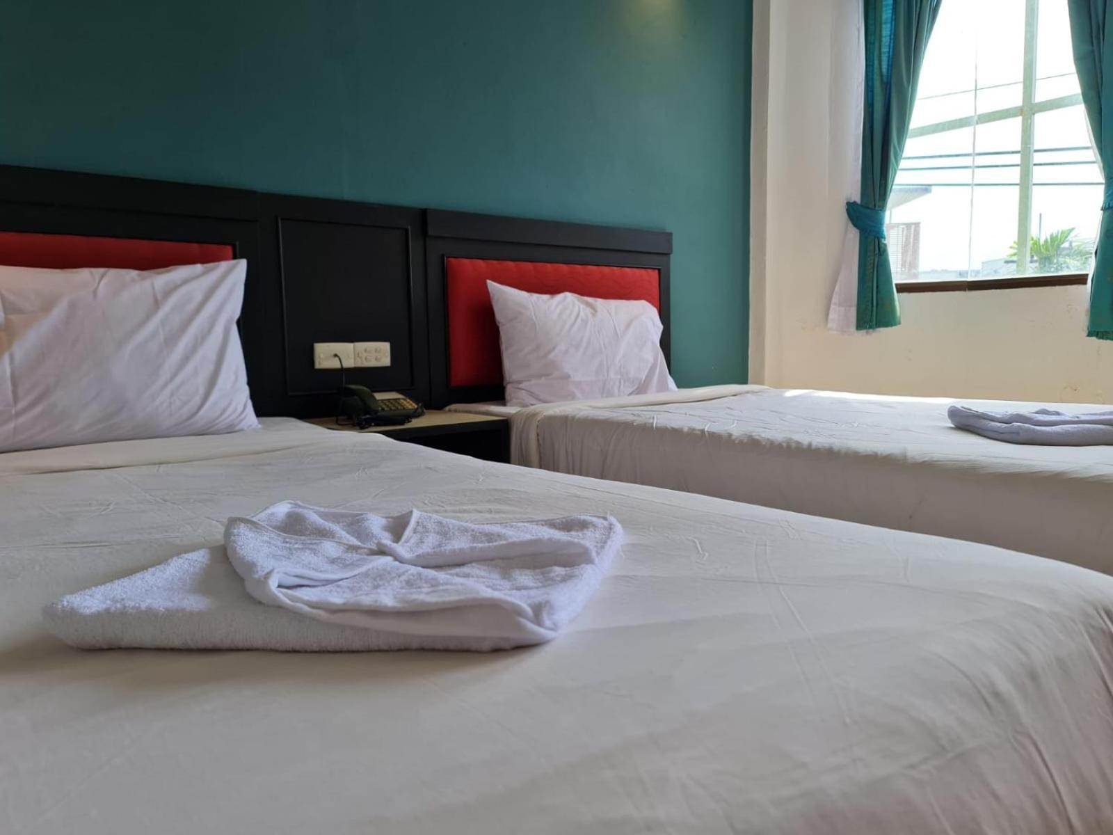 Desa Phuket Hotel Bagian luar foto
