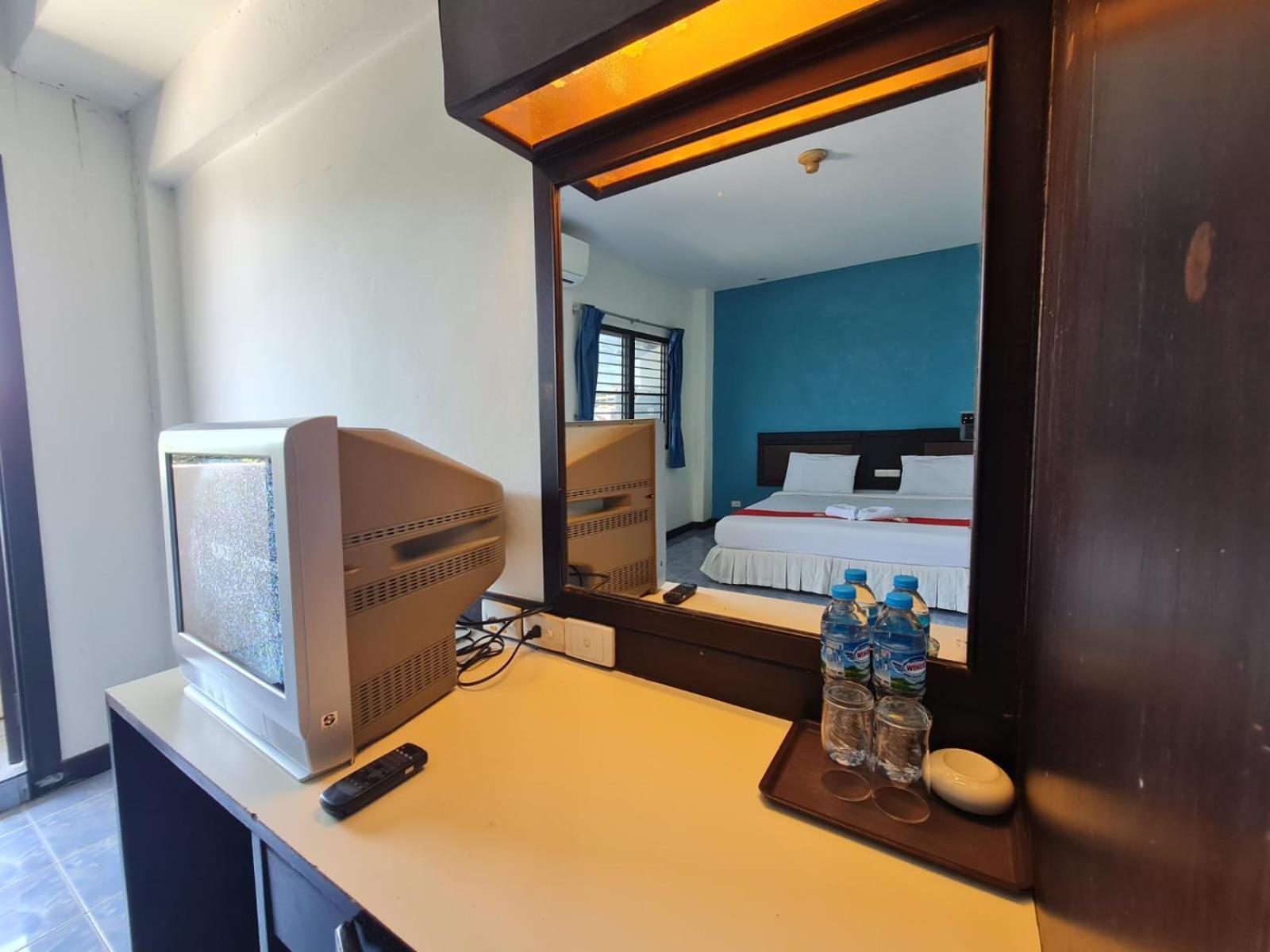Desa Phuket Hotel Bagian luar foto