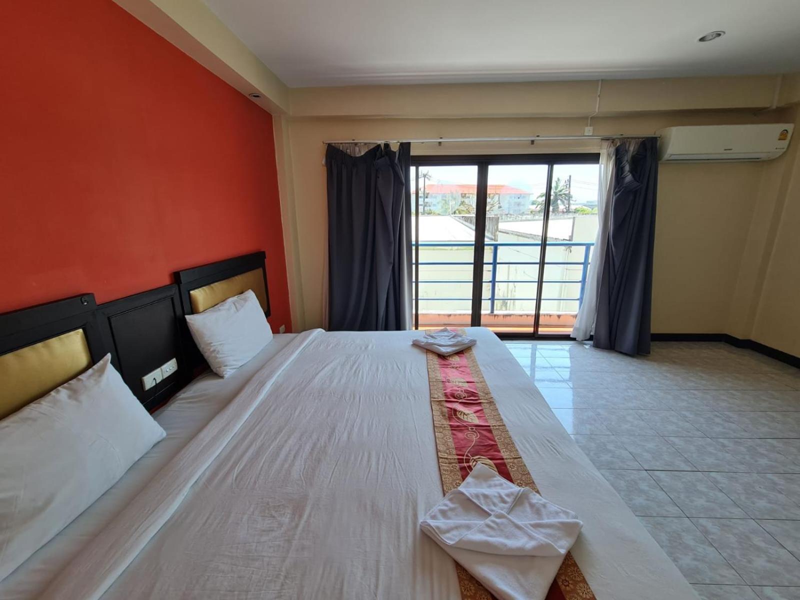 Desa Phuket Hotel Bagian luar foto