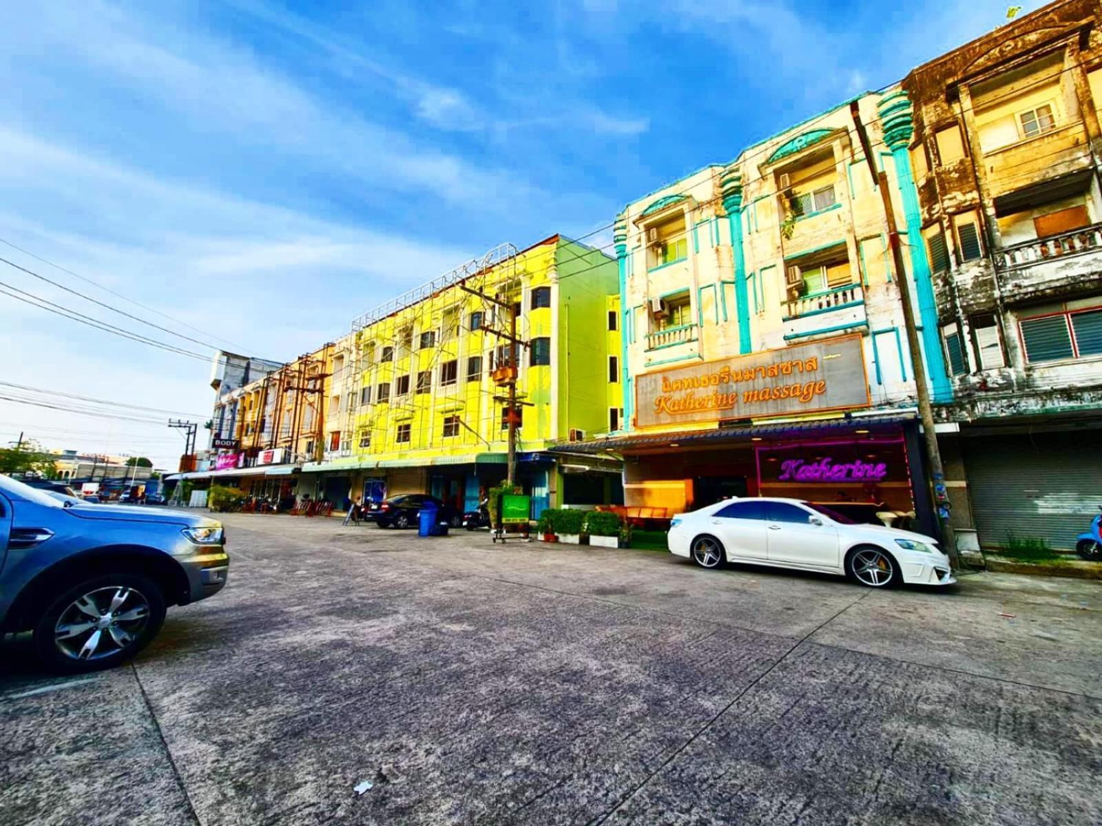 Desa Phuket Hotel Bagian luar foto
