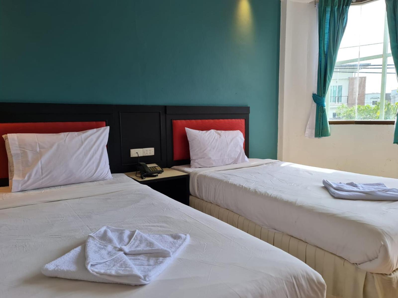 Desa Phuket Hotel Bagian luar foto