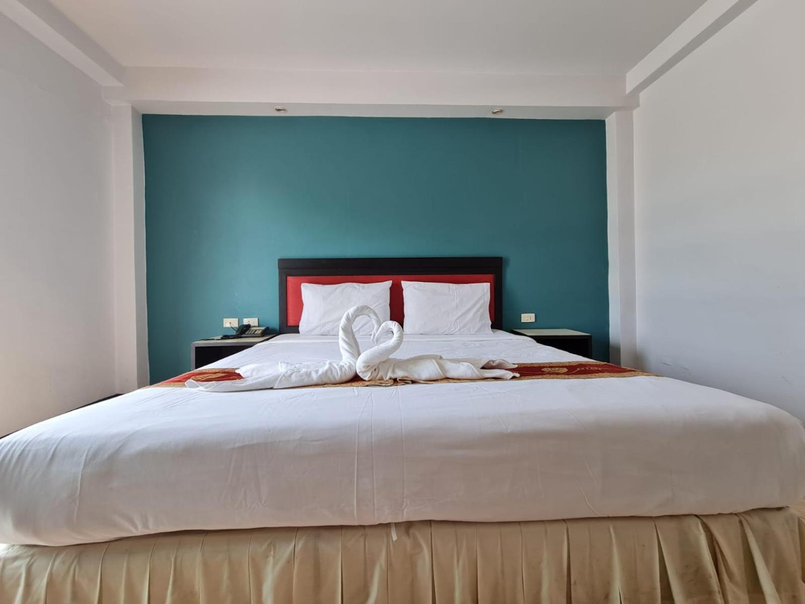 Desa Phuket Hotel Bagian luar foto