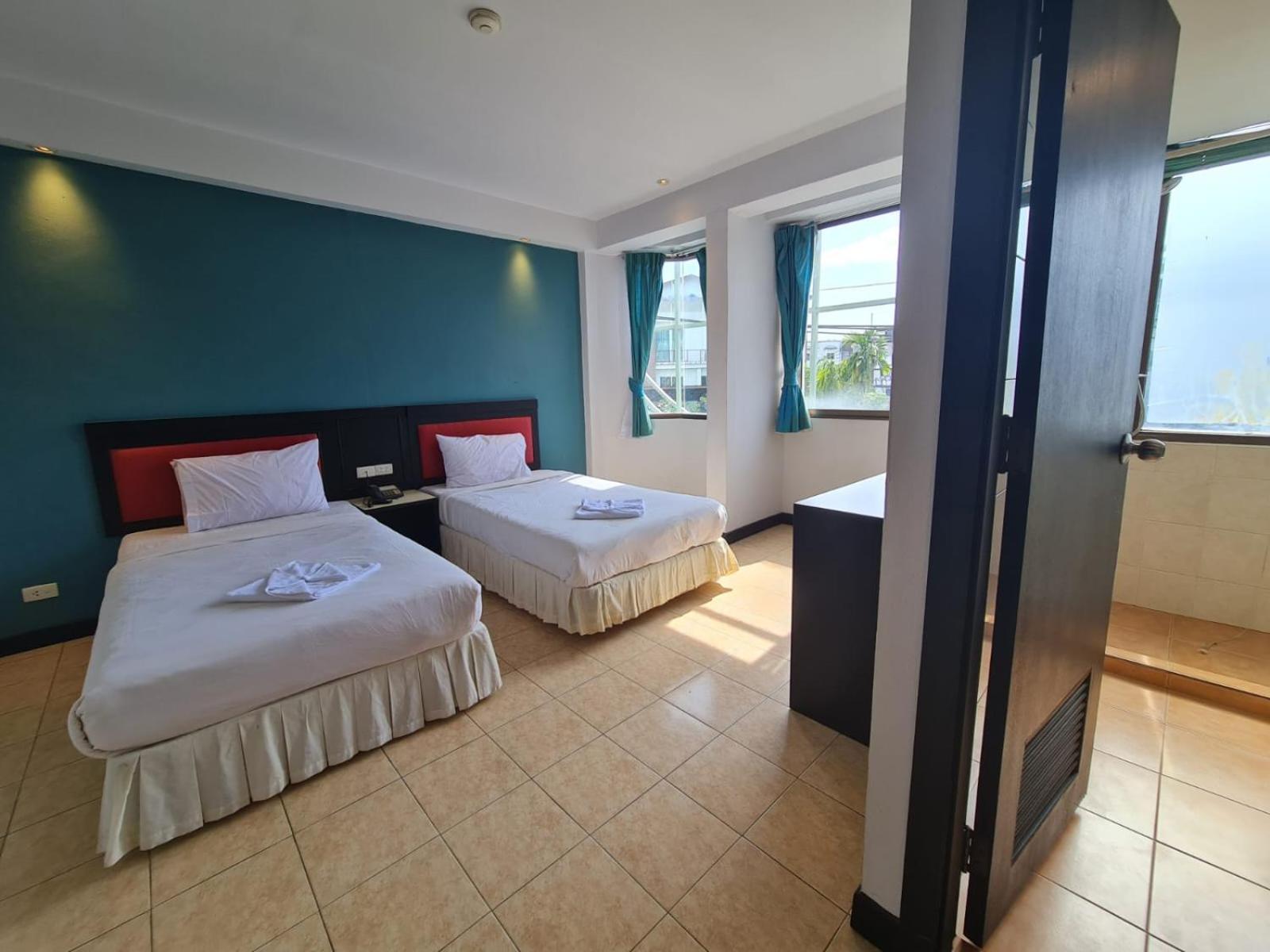 Desa Phuket Hotel Bagian luar foto