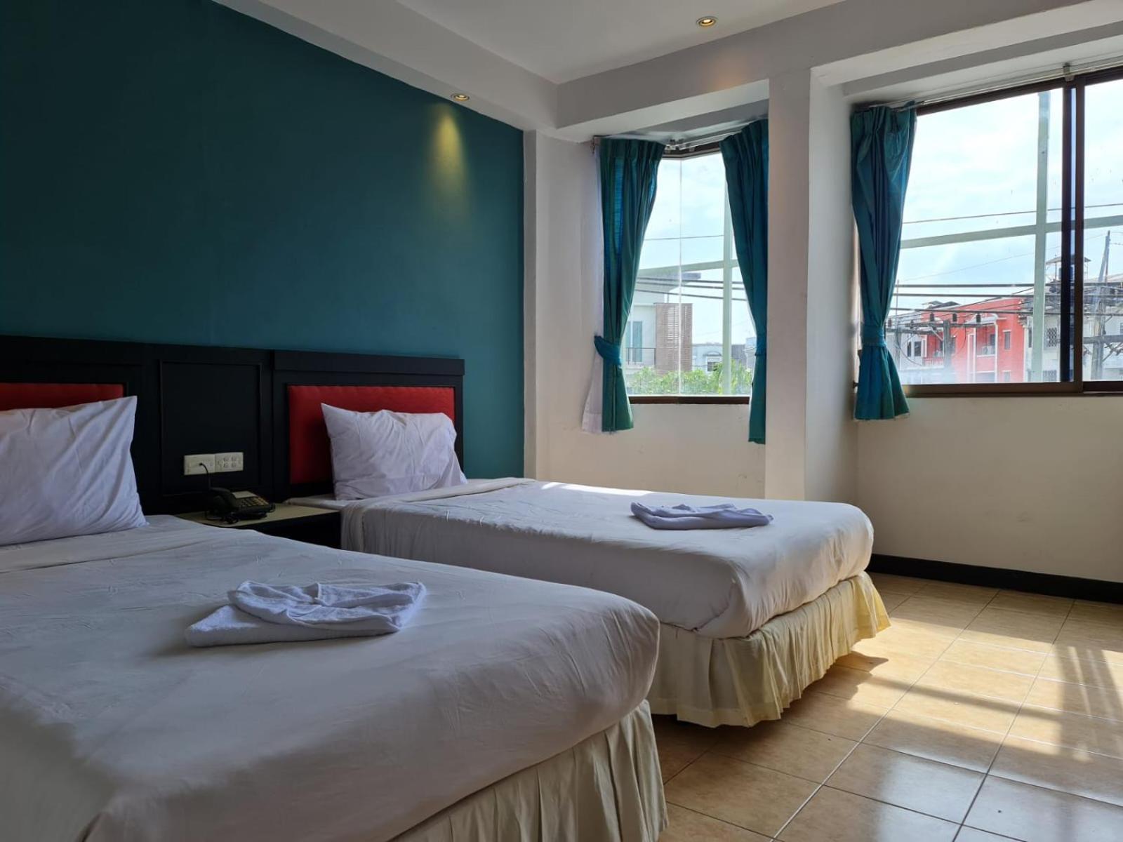 Desa Phuket Hotel Bagian luar foto