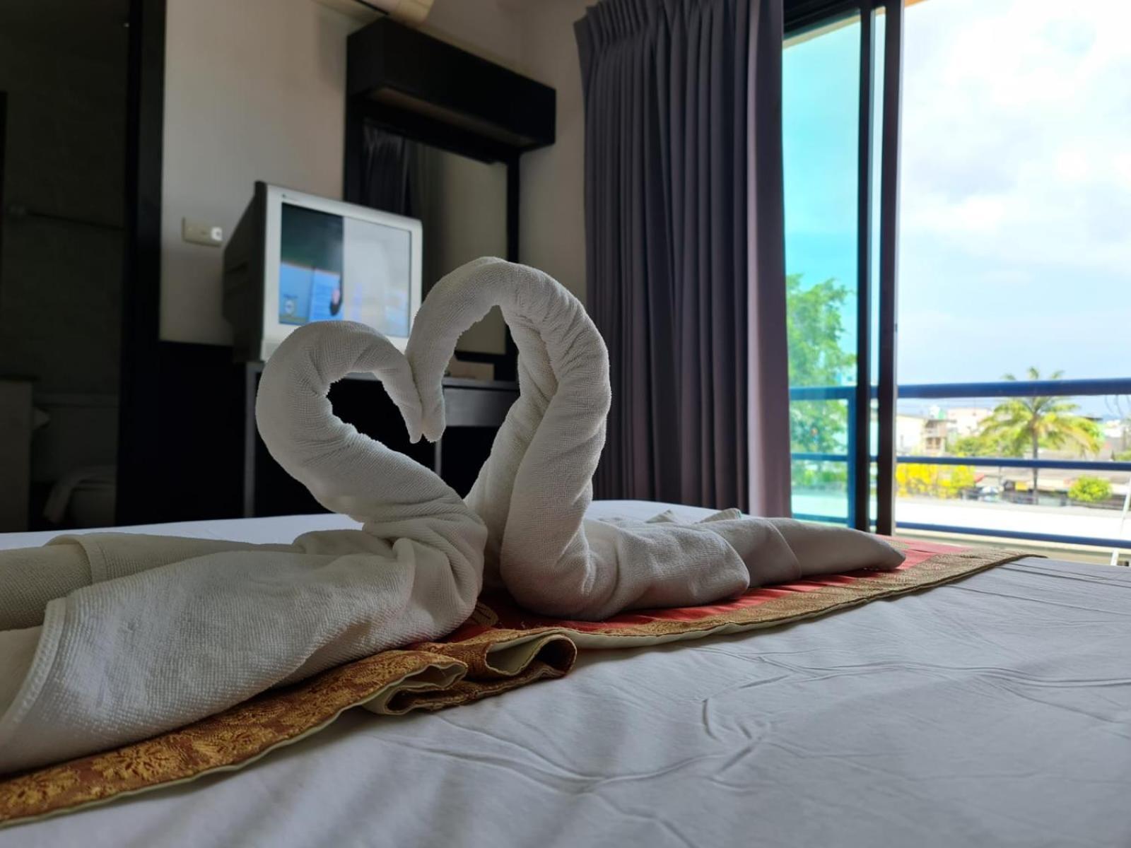 Desa Phuket Hotel Bagian luar foto