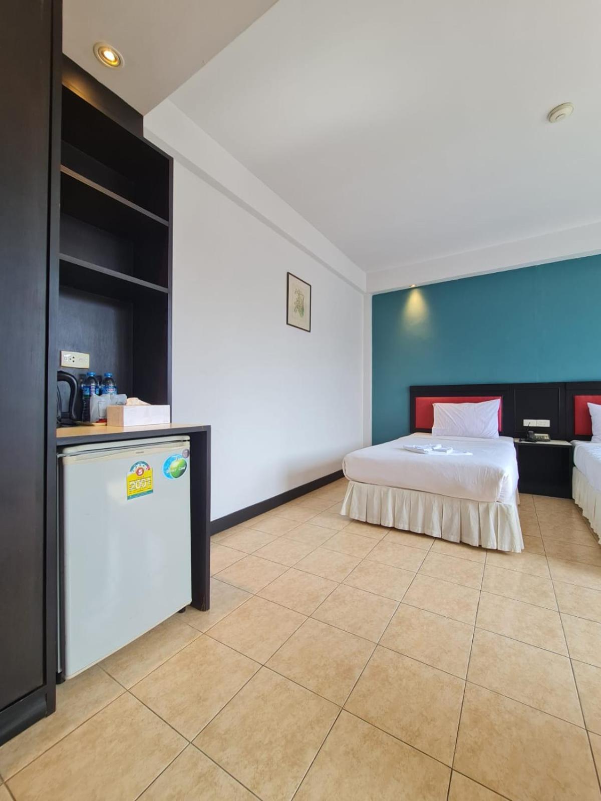 Desa Phuket Hotel Bagian luar foto