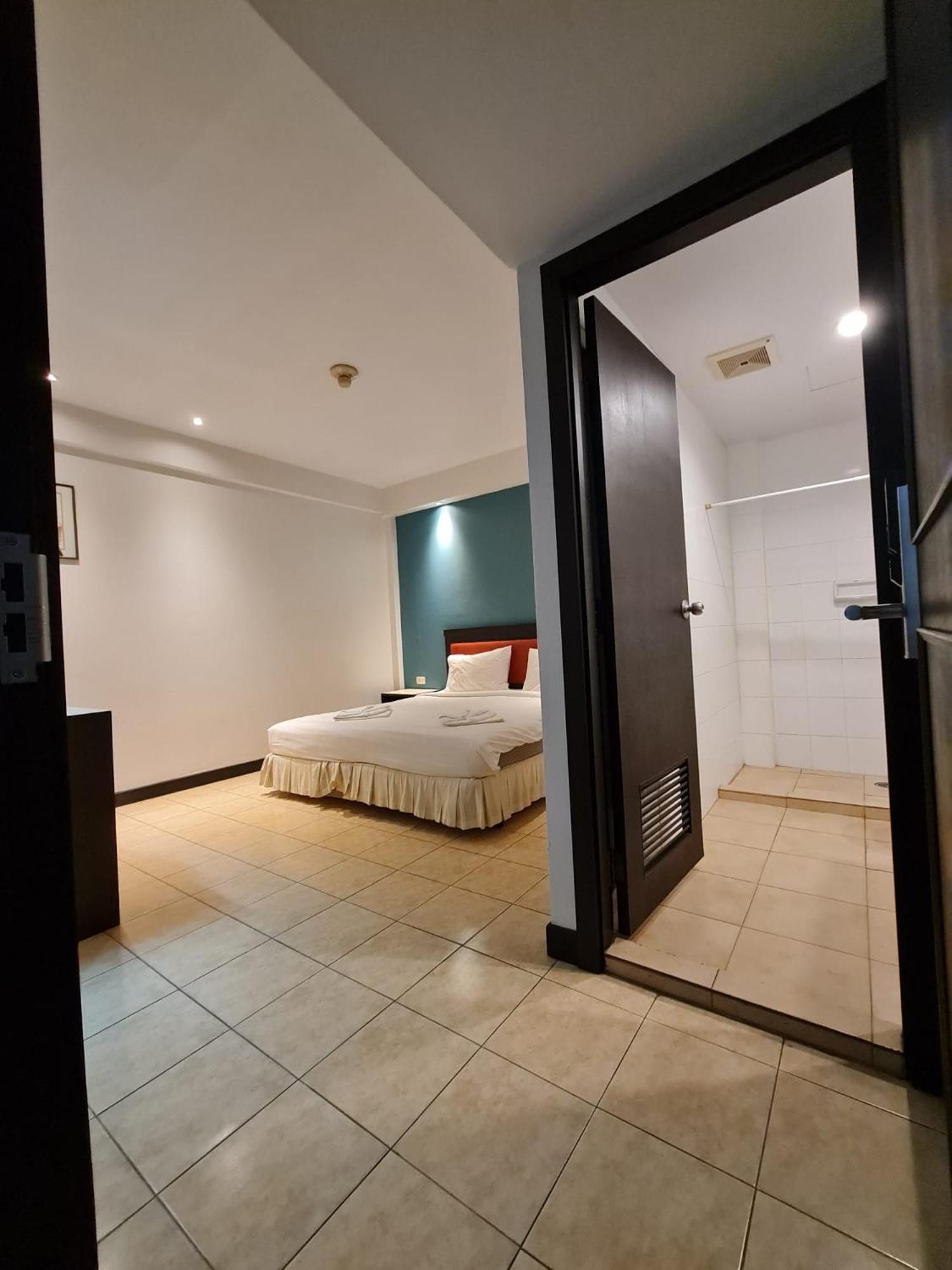 Desa Phuket Hotel Bagian luar foto