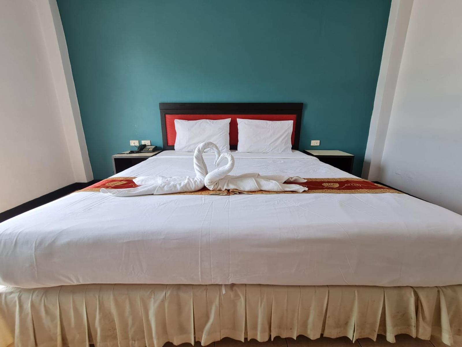 Desa Phuket Hotel Bagian luar foto